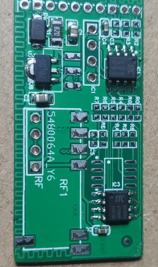 PCB只贴了2个芯片