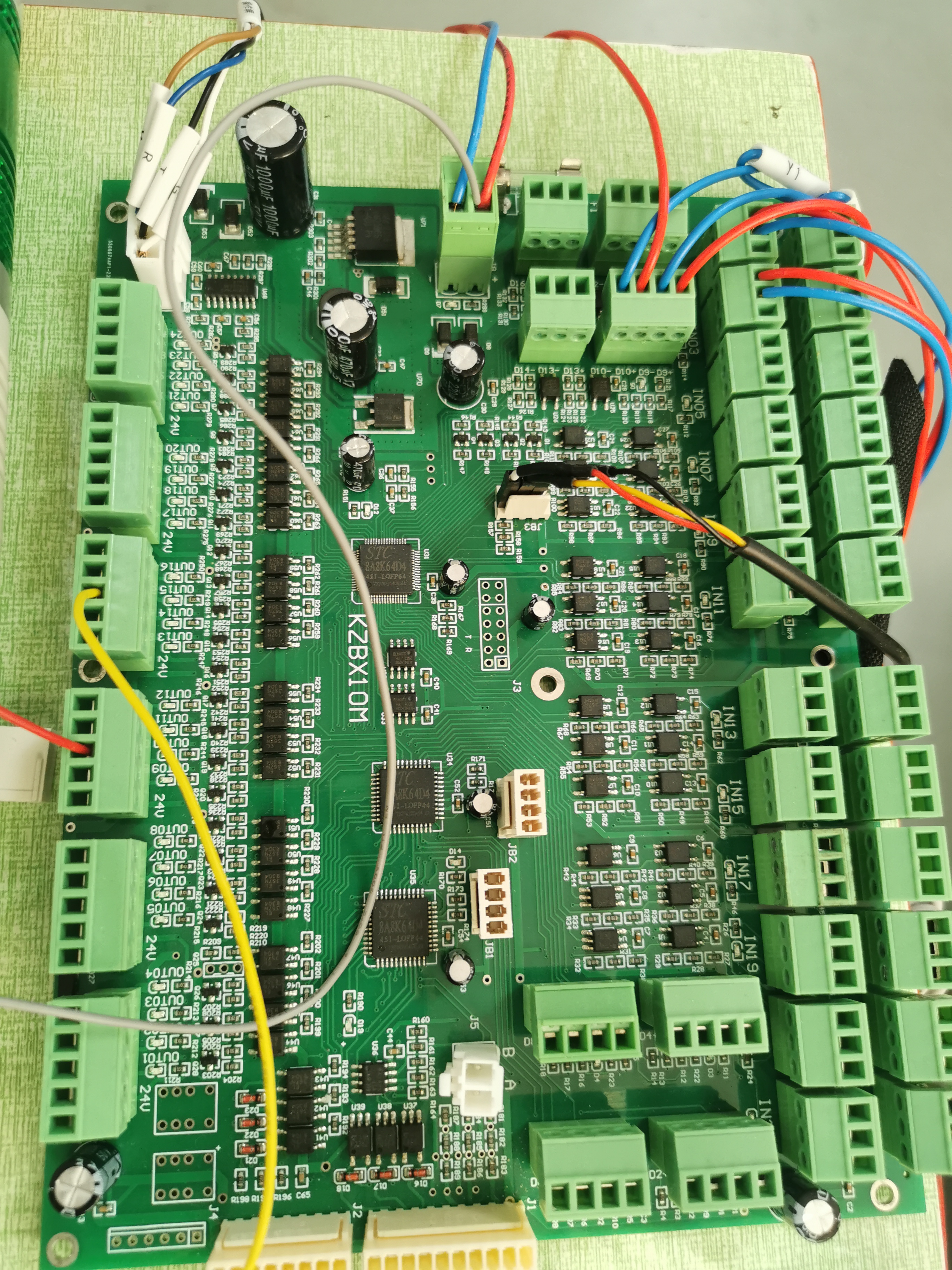 STC8A8K64D4芯片3块