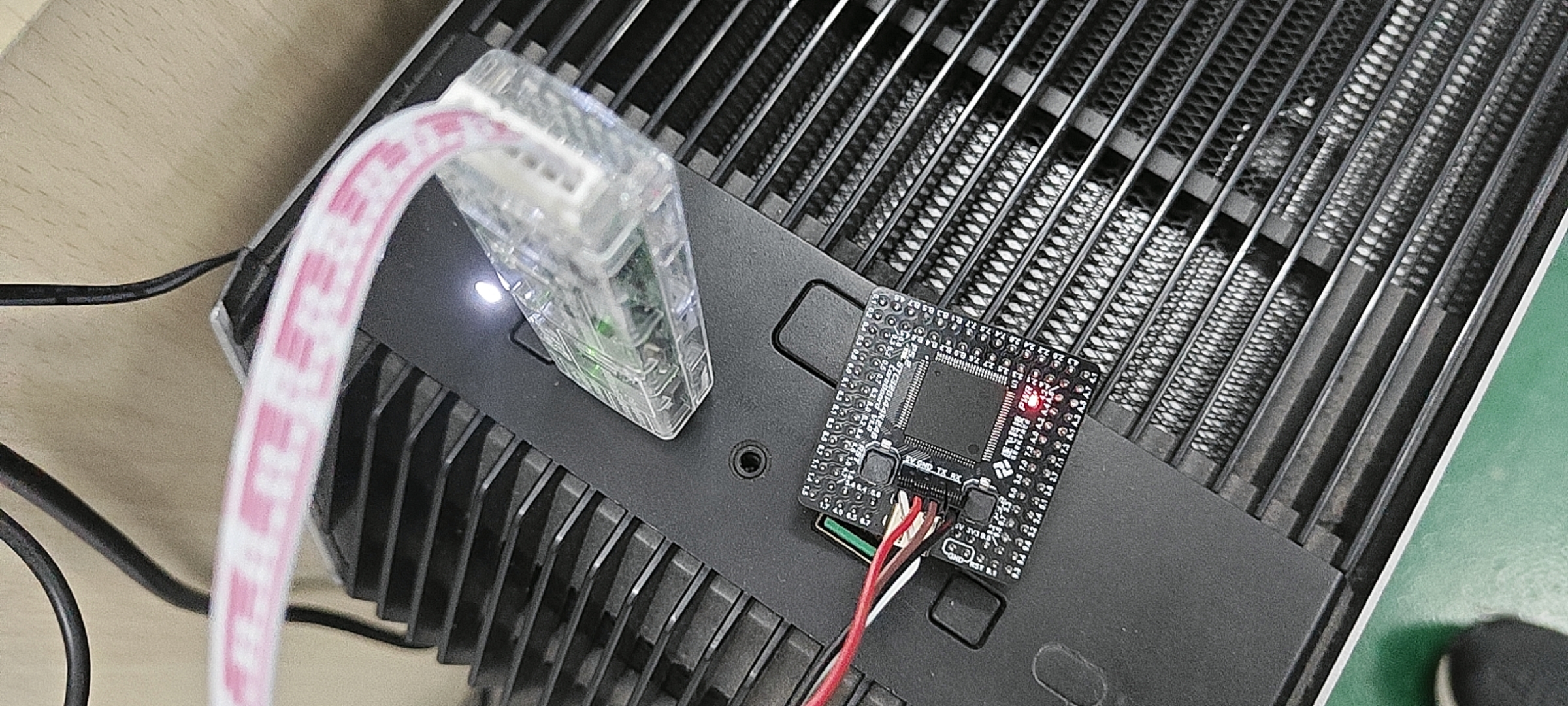 二者链接方式 四根线分别接的是vcc 3.0 3.1 gnd